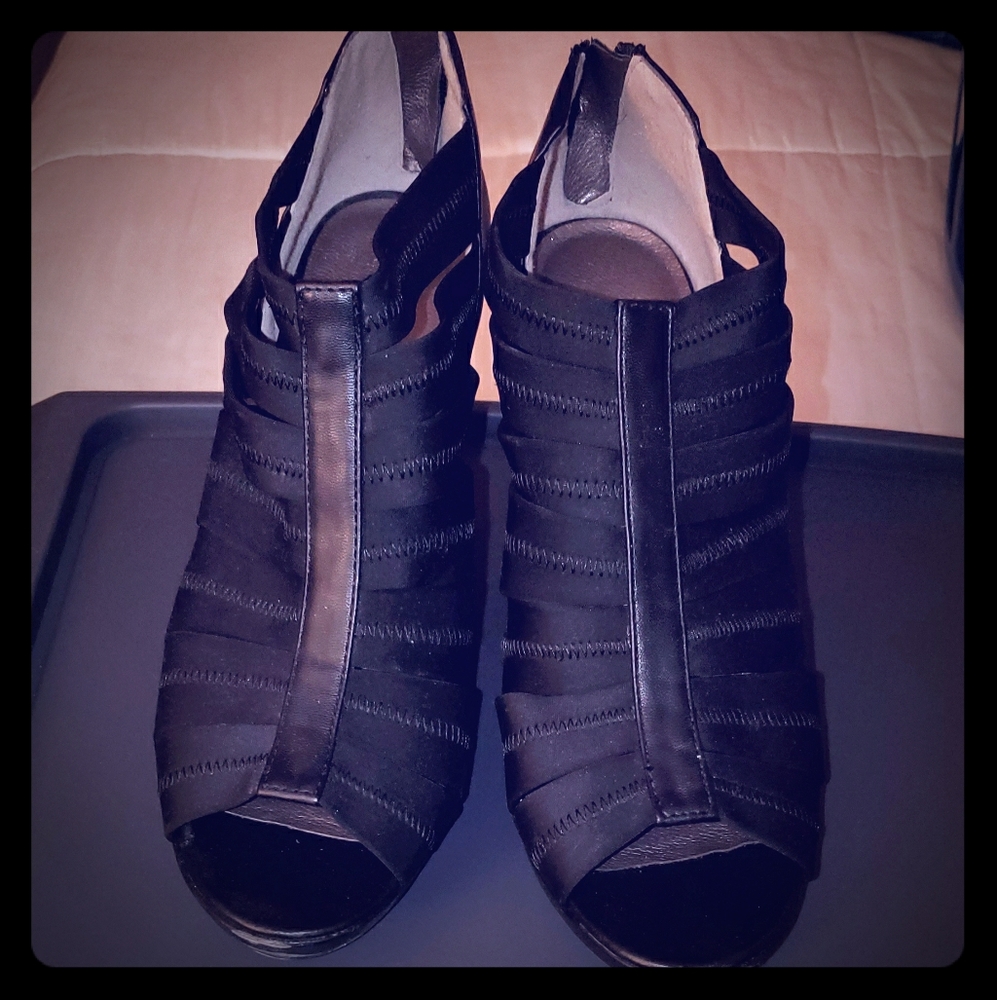 Bootie peep toe heels